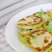 Zucchini fried in flour: recipes and cooking features