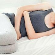 Sāpes vēderā un sprauslās grūtniecības laikā: vai tas ir normāli?